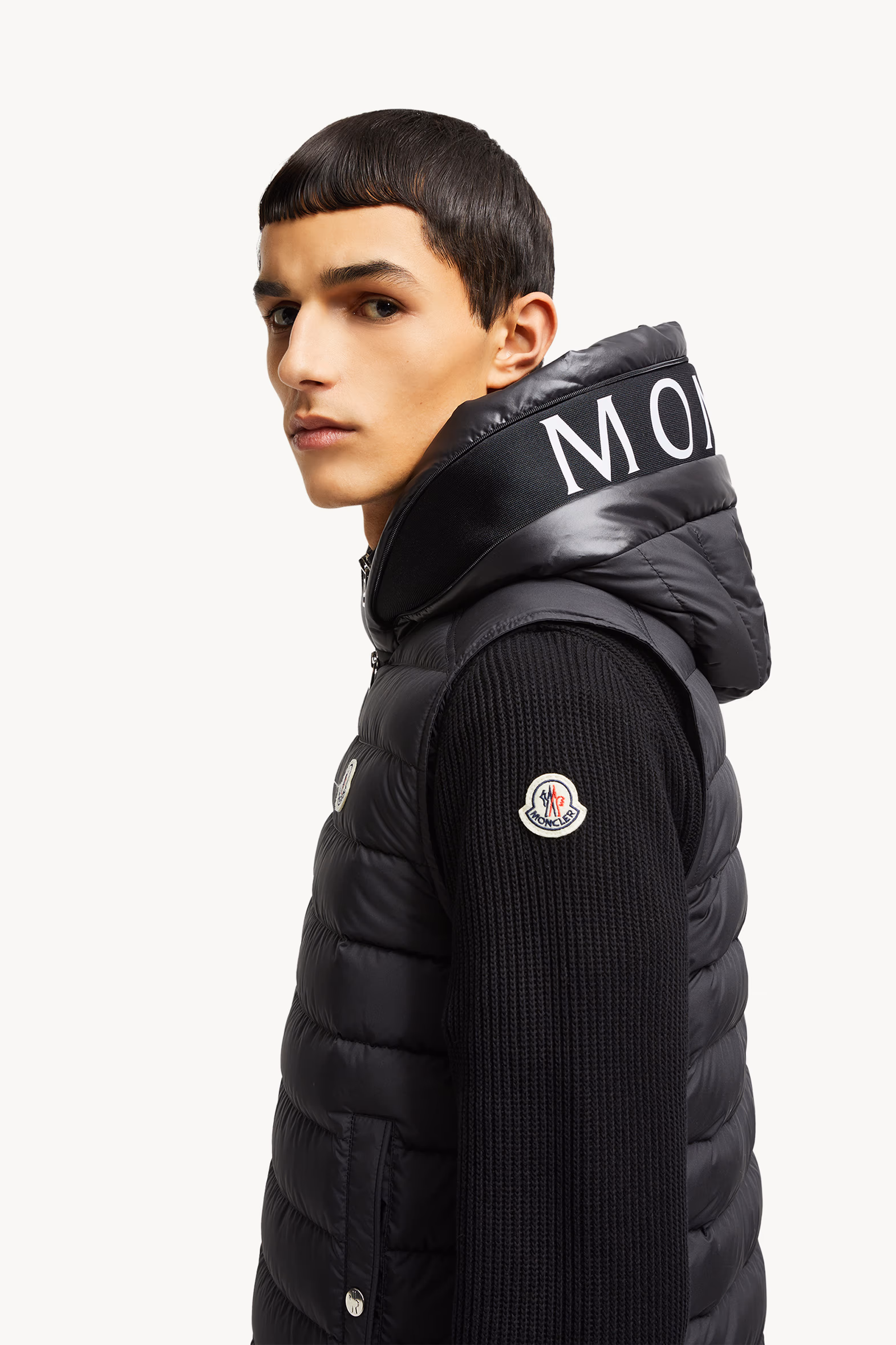 Chaleco plumífero con capucha Bourget Hombre Negro Moncler 4